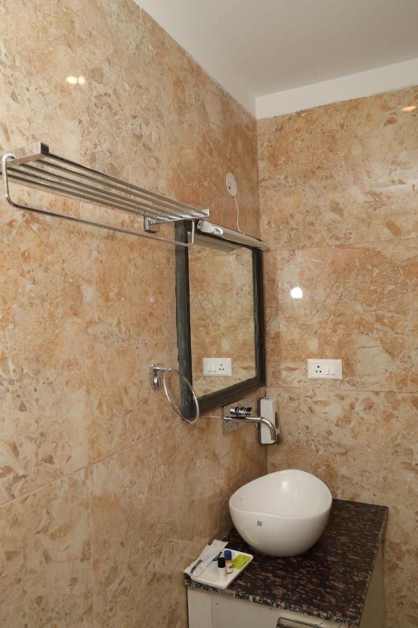 Hotel Cordelia Inn By Devpaga Hotels Pvt Ltd Rishīkesh Eksteriør billede